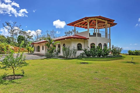 Stunning Casa de la Roca House with Infinity Pool! Casa in Bahía Ballena