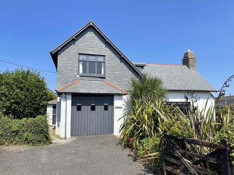 Property building, Garden, Garden view
