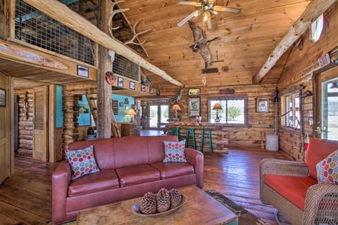Cabin on Private Island Less Than 6 Mi to Sand Valley Golf Casa in Petenwell Lake