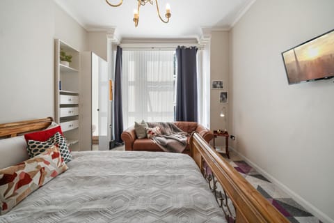 Modern Studio Apartment Apartment in London Borough of Ealing