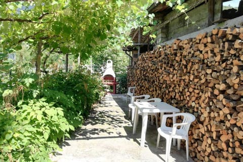 Patio, BBQ facilities, Garden, Pets