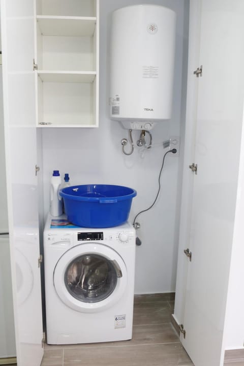 Area and facilities, washing machine, dryer