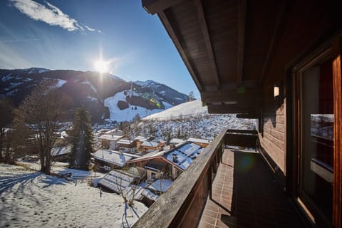 Day, Winter, Balcony/Terrace, On site, Mountain view