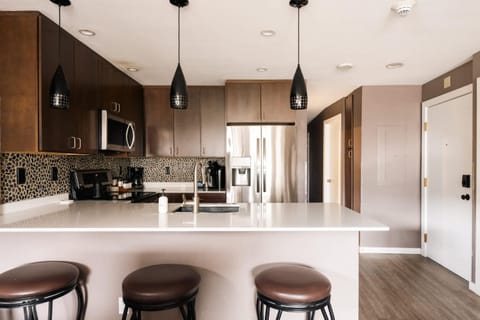 Kitchen or kitchenette, Dining area, dishwasher, oven, stove