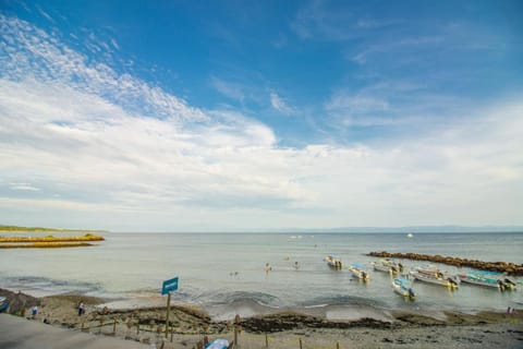You’ll Love the View - Punta de Mita On the Beach, Steps to Restaurants & Shops Apartamento in Punta Mita