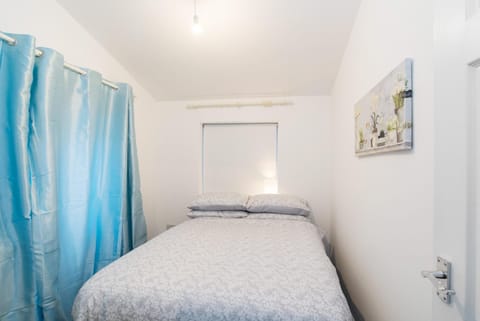 Ideal Two Bedroom Apartment near Centre & Stadium Apartment in Cardiff