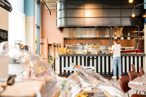 Restaurant/places to eat, Breakfast, Buffet breakfast