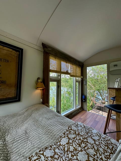 Bed, Photo of the whole room, Bedroom, Lake view