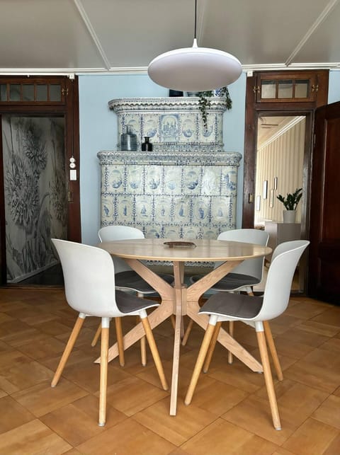 Steps to Best Bern Sites and Lots of Space Too! Apartment in City of Bern