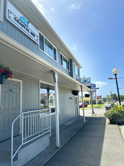 Coastal Inn and Suites Motel in Long Beach