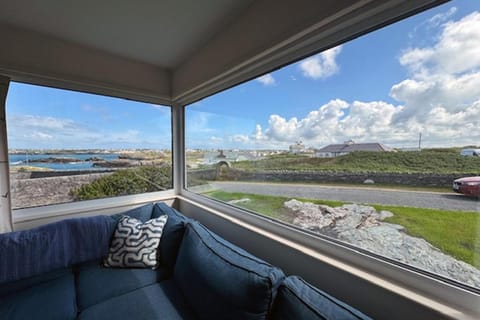 PEDWAR GWYNT-4 BED-SEA FRONT BUNGALOW-RAVENSPOINT ROAD House in Trearddur Bay
