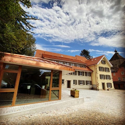 Property building, Facade/entrance