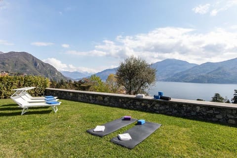 Villa Nicolette sleeps 8 Maison in Menaggio