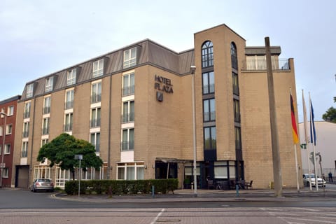 Property building, Facade/entrance, Day