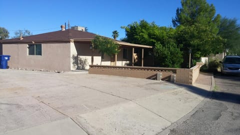 Quiet Desert Oasis off Swan Rd House in Tucson