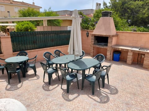 Patio, BBQ facilities