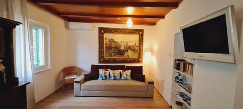 Communal lounge/ TV room, Seating area