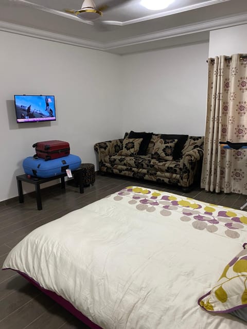 Cosy 3 bedroom holiday apartment for rent Copropriété in Ghana