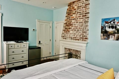 Luxurious Private Suites in Downtown Charleston Condo in Charleston