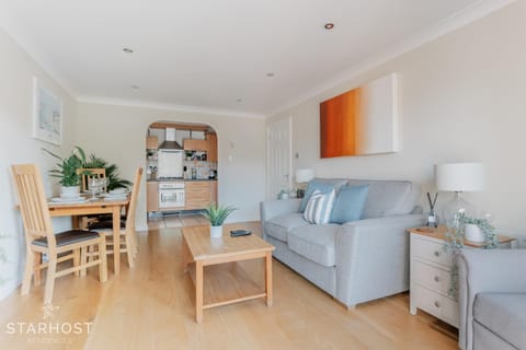 Modern 2 bed apartment at Imperial Court, Newbury Appartement in Newbury