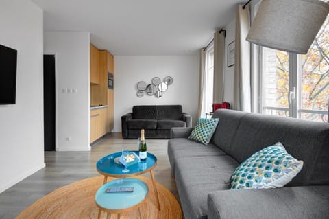 TV and multimedia, Kitchen or kitchenette, Living room