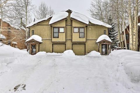 Frisco Townhome with Hot Tub - 10 Mi to Breckenridge House in Frisco