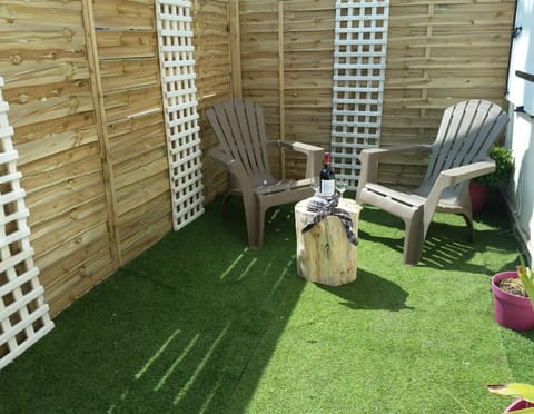 Patio, Garden, Balcony/Terrace