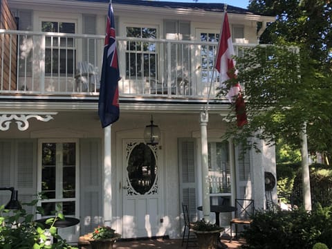 Harrogate House Inn Gasthof in Niagara-on-the-Lake