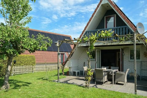 De Druif 6 pers holiday home close to the National Park Lauwersmeer House in Anjum