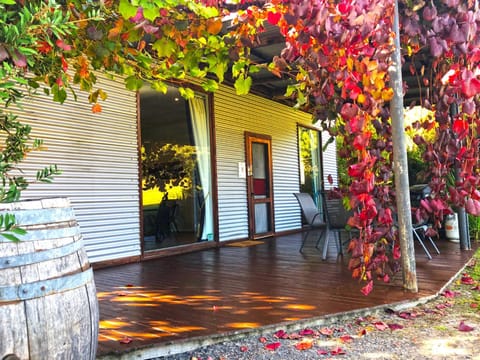 Valley Farm Vineyard Villas Farm Stay in Healesville