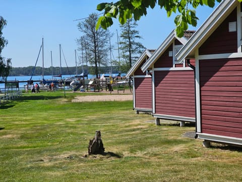 Kanalkrogen Stugor Nature lodge in Västra Götaland County