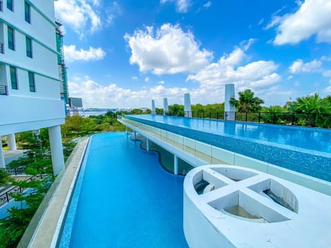 Marina View Resort by Nest Home [Bathtub & Seaview!] Condo in Johor Bahru