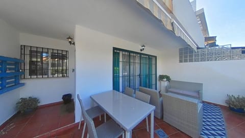Off site, Balcony/Terrace
