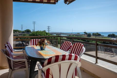 AT126 Les Dunes Apartment in Torredembarra