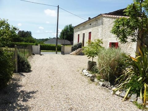 Gite les Fleurs House in Eymet