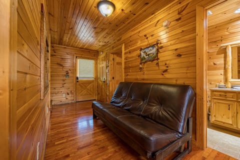 American Eagle Cabin House in Sevierville