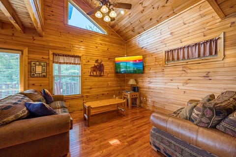 American Eagle Cabin House in Sevierville