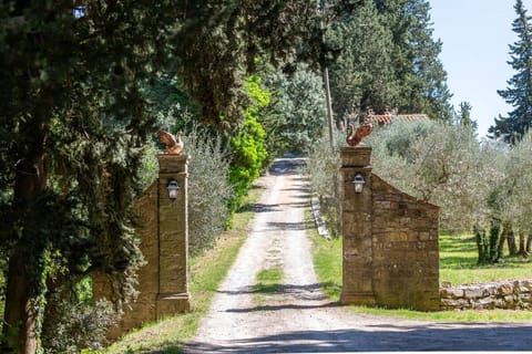 Facade/entrance, Garden