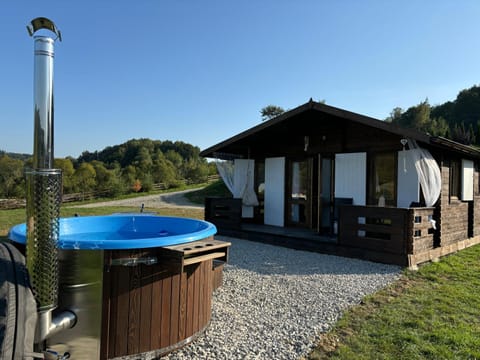 Bieszczadzka Osada Saunowisko-dom z jacuzzi sauną na wyłączność Chalet in Slovakia