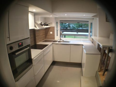 BRIGHT MEZZANINE FLAT WITH GARDEN Apartment in Central Athens Regional Unit, Greece