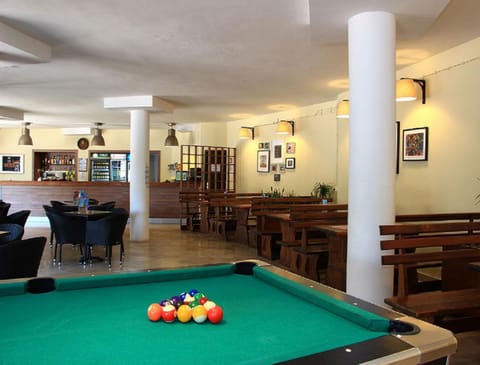 Restaurant/places to eat, Billiard