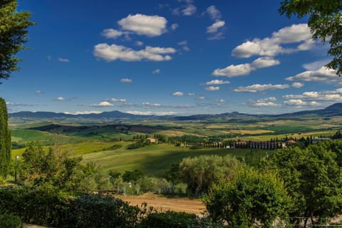 Casanova - Panoramic Rooms and Suites Hotel in San Quirico d'Orcia