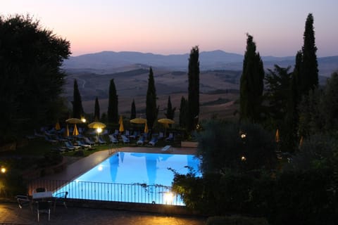 Casanova - Panoramic Rooms and Suites Hotel in San Quirico d'Orcia