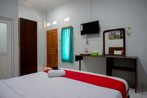 RedDoorz near Padang Golf Adisucipto Hotel in Special Region of Yogyakarta
