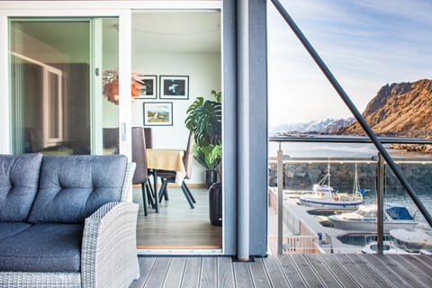 Gjermesøy Luxury Apartment Apartment in Lofoten