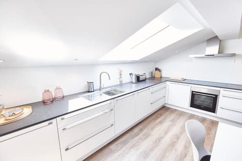 Kitchen or kitchenette, Photo of the whole room, Decorative detail