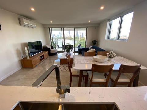 Serenity Surfers Paradise Condo in Surfers Paradise