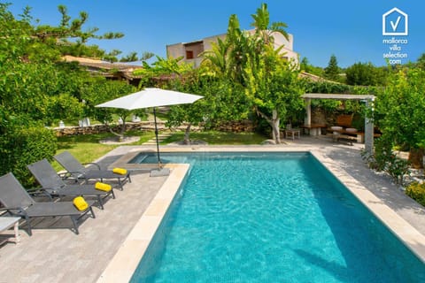 Off site, Garden, Swimming pool, Swimming pool