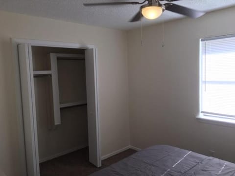 Fully furnished two bedroom apartment Apartment in Lawton