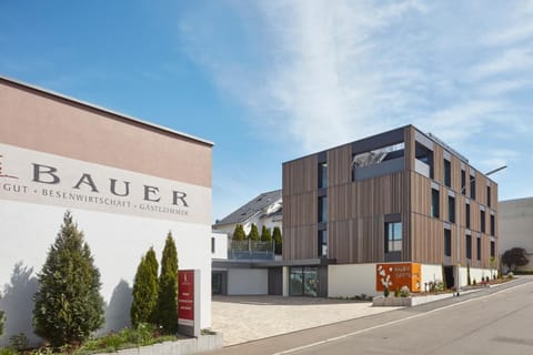 Gästehaus Bauer - Schlafen auf dem Weingut Bed and Breakfast in Heilbronn